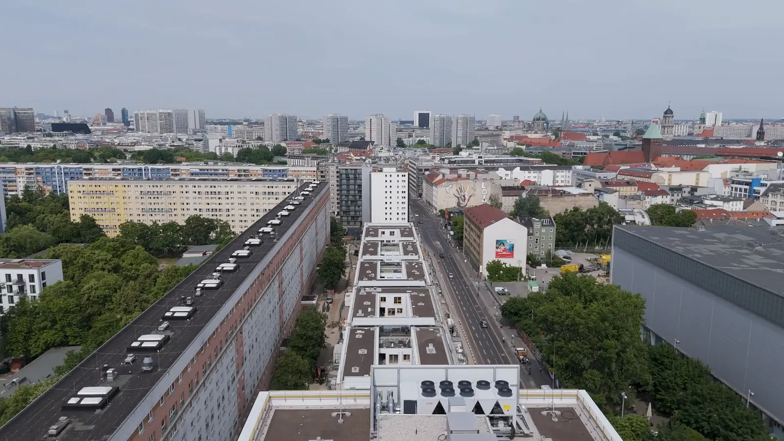 Drohnenaufnahme eines Berliner Neubauquartiers